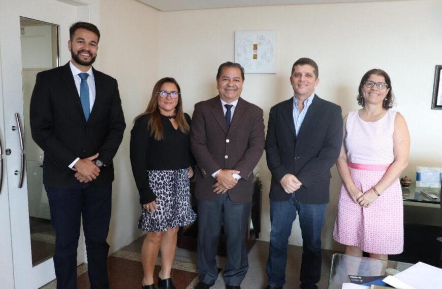 Controlador-Geral, Luis Almir e a Diretora Executiva, Ana Paula, realizaram visita oficial à CGE-AM